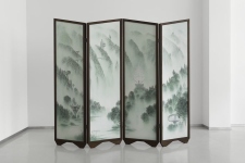 Ansicht2-Londonengadin-Paravent-2012-Kohle-und-Pastell-auf-MDF-Rahmen-aus-Buche-circa-180-x200cm-